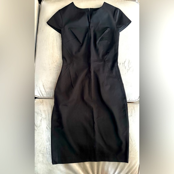 Banana Republic Dresses & Skirts - Banana republic little black sheath dress with cap sleeves, size 2